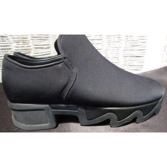 IRI Wes black low top sneaker size 8 neoprene chunky heel comfort slip on - Picture 1 of 8